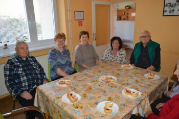 Pampuškové posedenie v domčeku